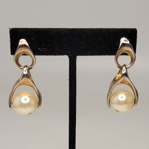 ▪︎Faux Pearl Earrings